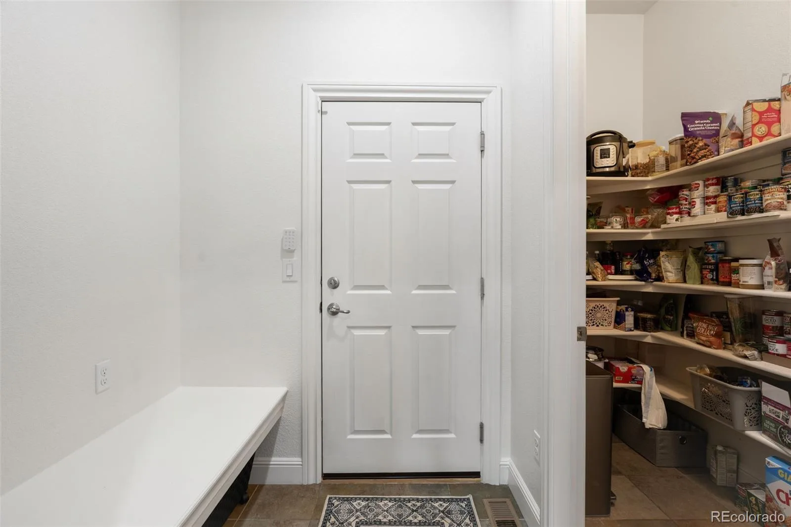 8465 Poppy Street Arvada CO 80007 | MLS #REC4744534 08272026175802 1600 27