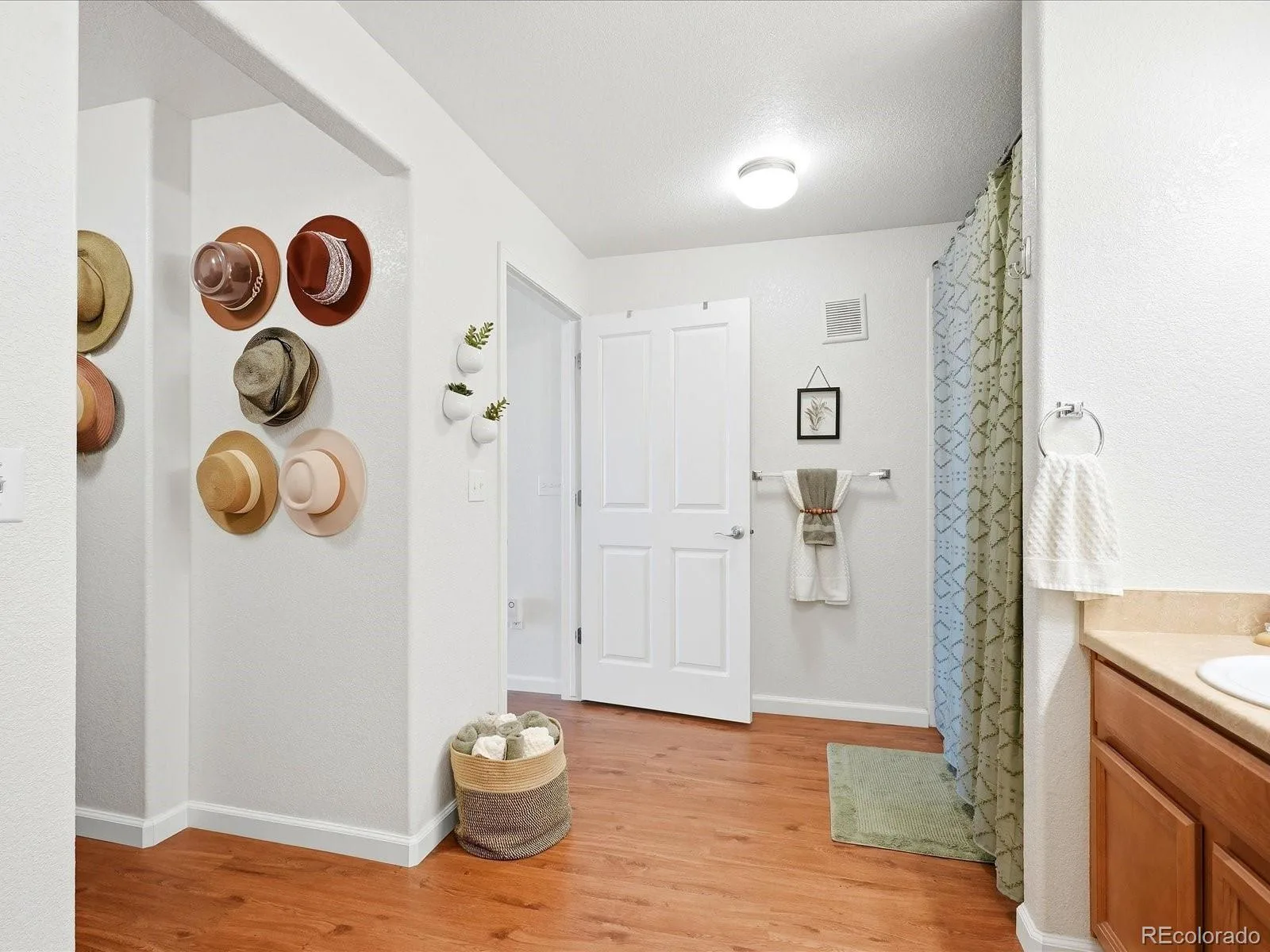 2671 Cutters Circle #102 Castle Rock CO 80108 | MLS #REC4745550 08192026163518 1600 19
