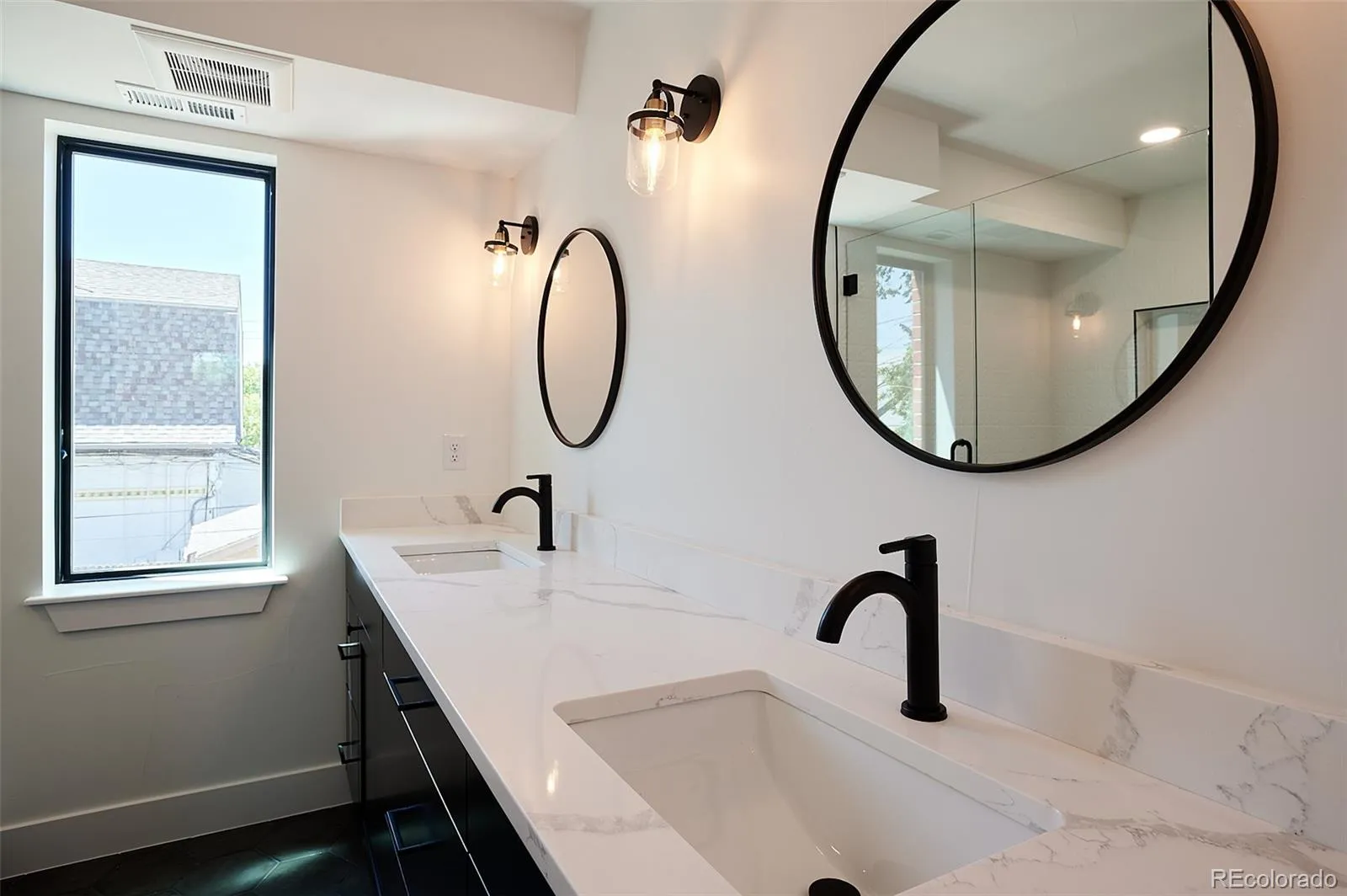 521 N Fox Denver CO 80204 MLS #REC4746089 05162026050714 1600 17