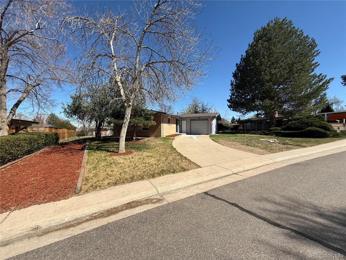 5674 W Chestnut Avenue Littleton CO 80128 | MLS #REC4748937 MLS #REC4748937 image #0