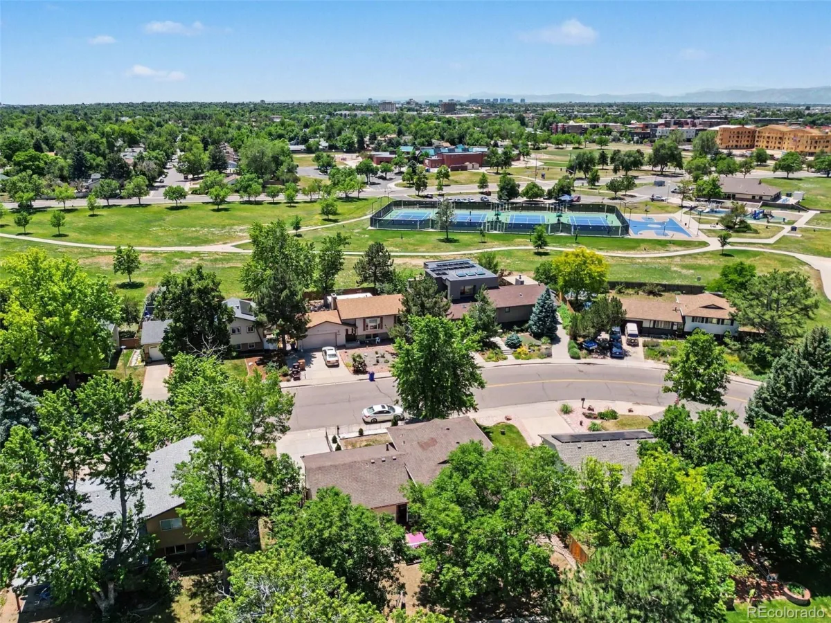 11239 E Center Avenue Aurora CO 80012 MLS #REC4752274 06122026080919 1200 23