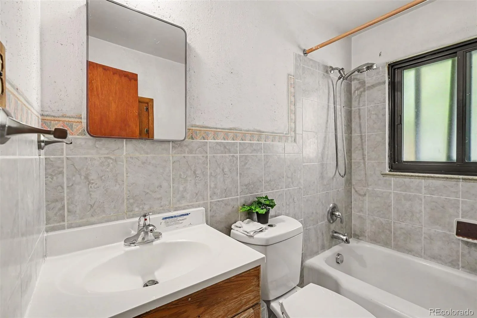 2383 Oakland Street Aurora CO 80010 | MLS #REC4754100 10092026035058 1600 14