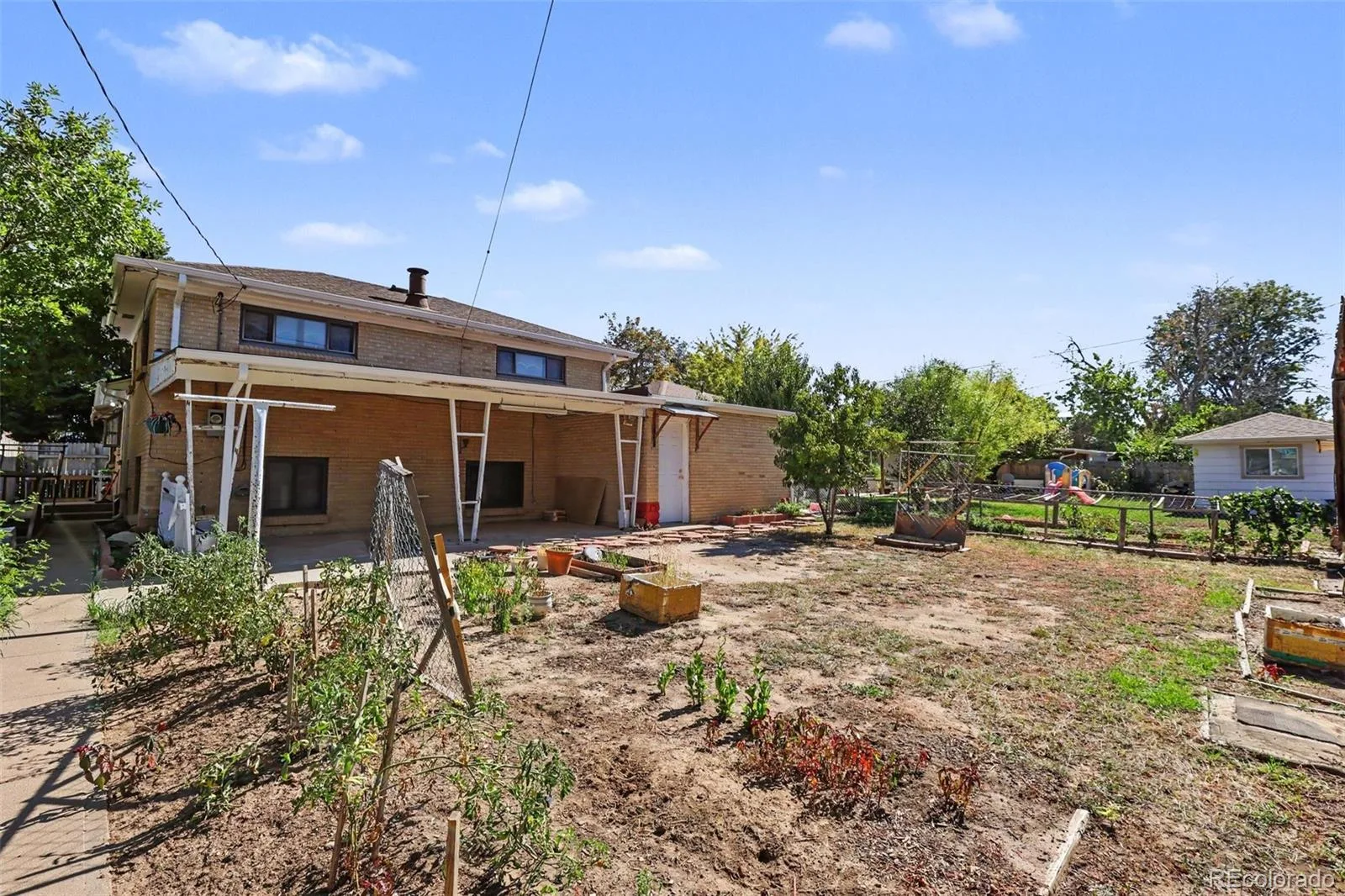 2383 Oakland Street Aurora CO 80010 | MLS #REC4754100 10092026035058 1600 19