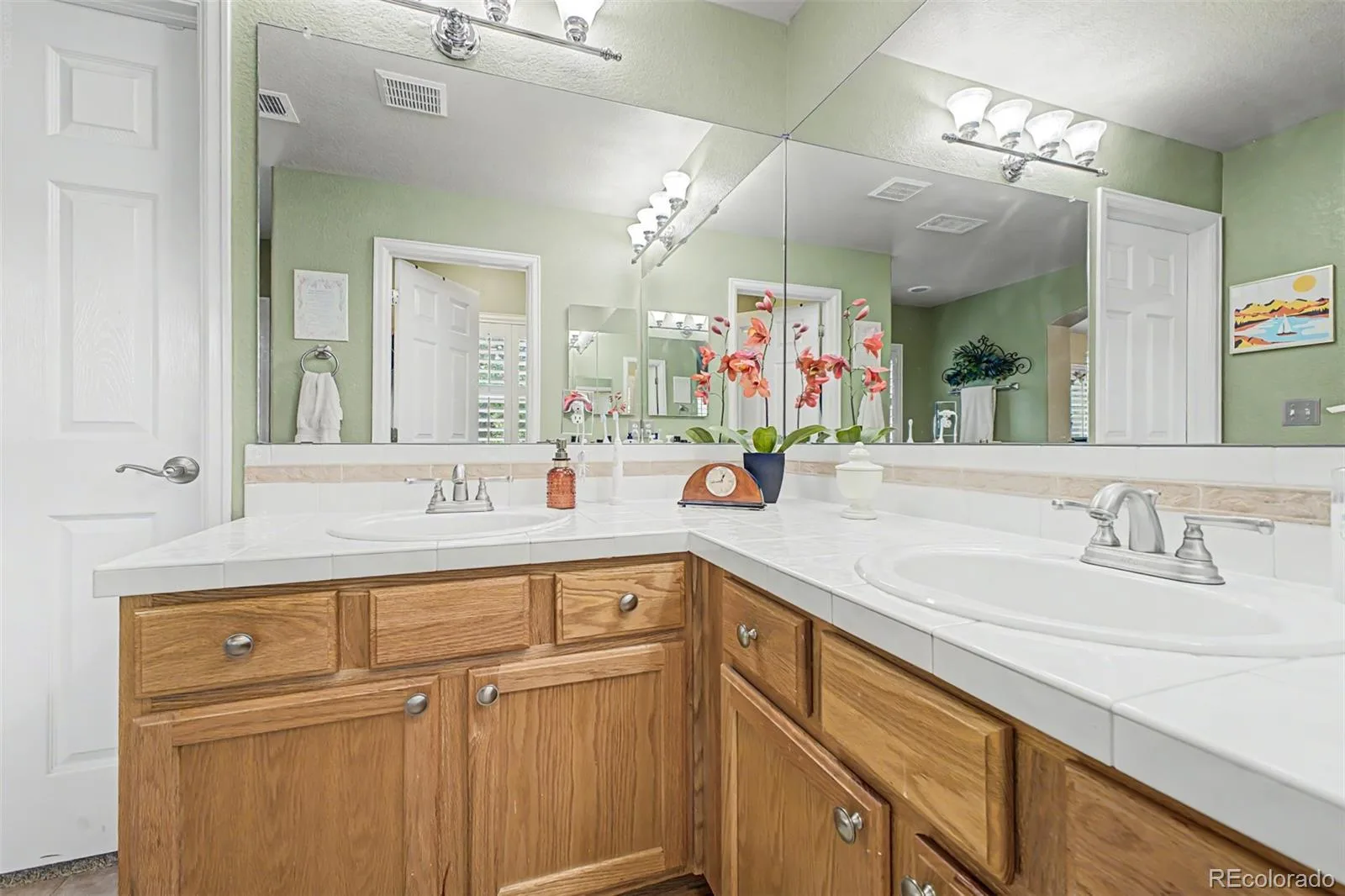 4 Whitehaven Circle Highlands Ranch CO 80129 | MLS #REC4754329 08202026211613 1600 22