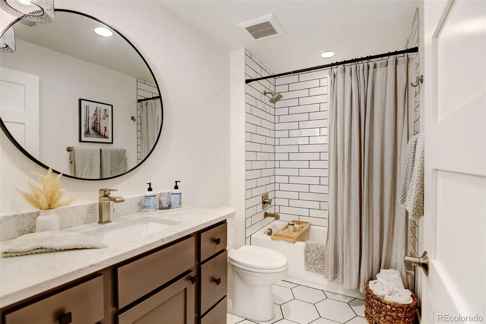 2596 S Bannock Street Denver CO 80223 MLS #REC4756204 06042026141302 1600 22