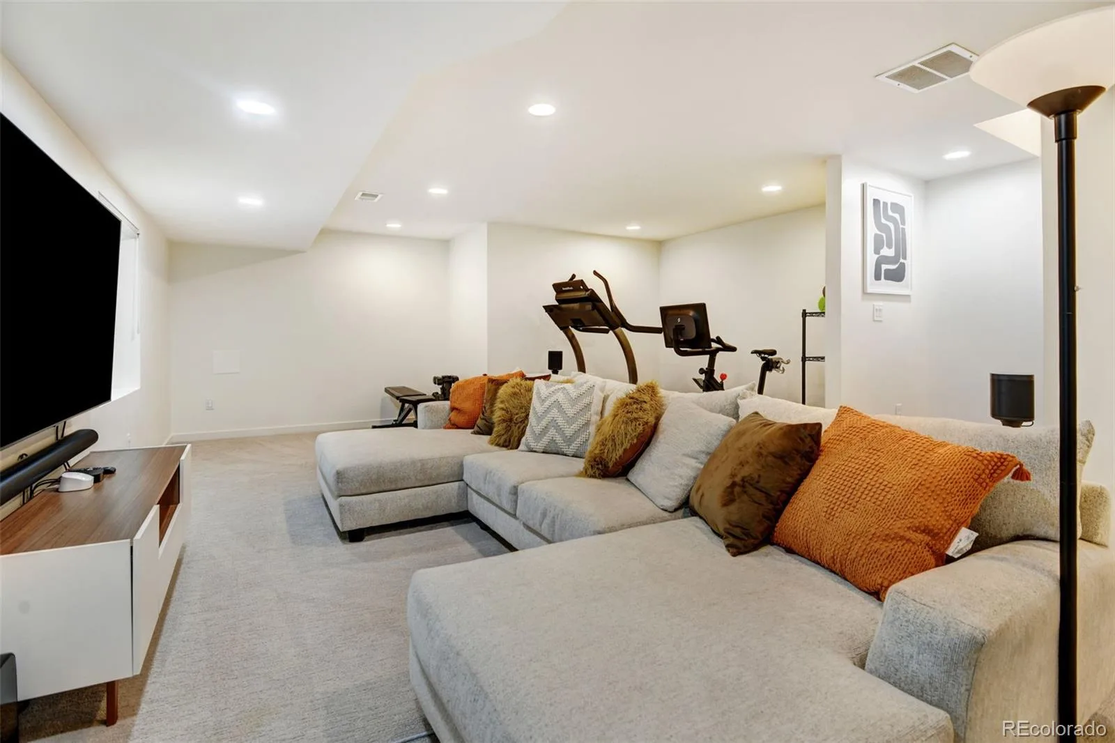 2596 S Bannock Street Denver CO 80223 MLS #REC4756204 06042026141302 1600 23