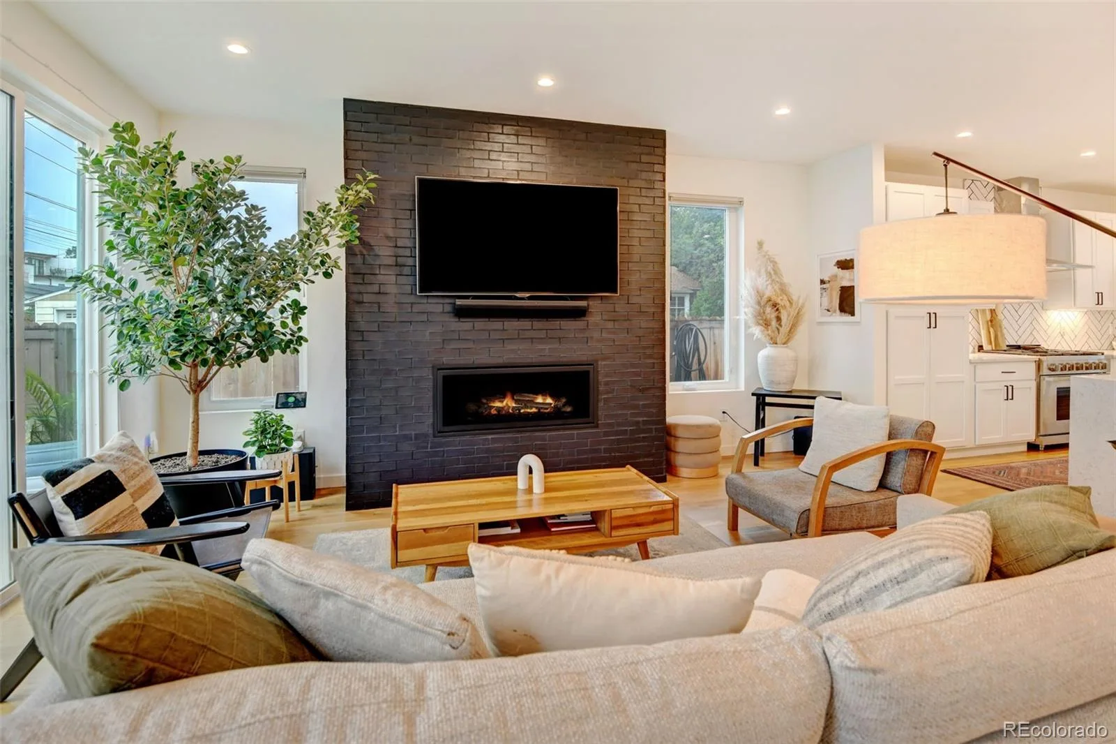 2596 S Bannock Street Denver CO 80223 MLS #REC4756204 06042026141302 1600 3