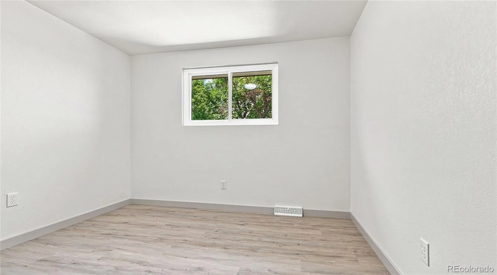 9491 W Jewell Place Lakewood CO 80227 | MLS #REC4757099 08272026185617 1600 15