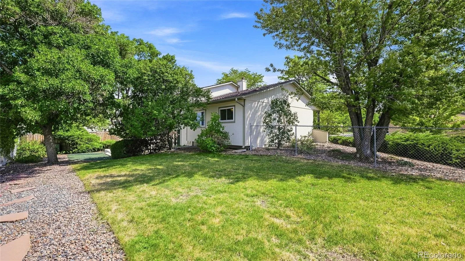 9491 W Jewell Place Lakewood CO 80227 | MLS #REC4757099 08272026185617 1600 24