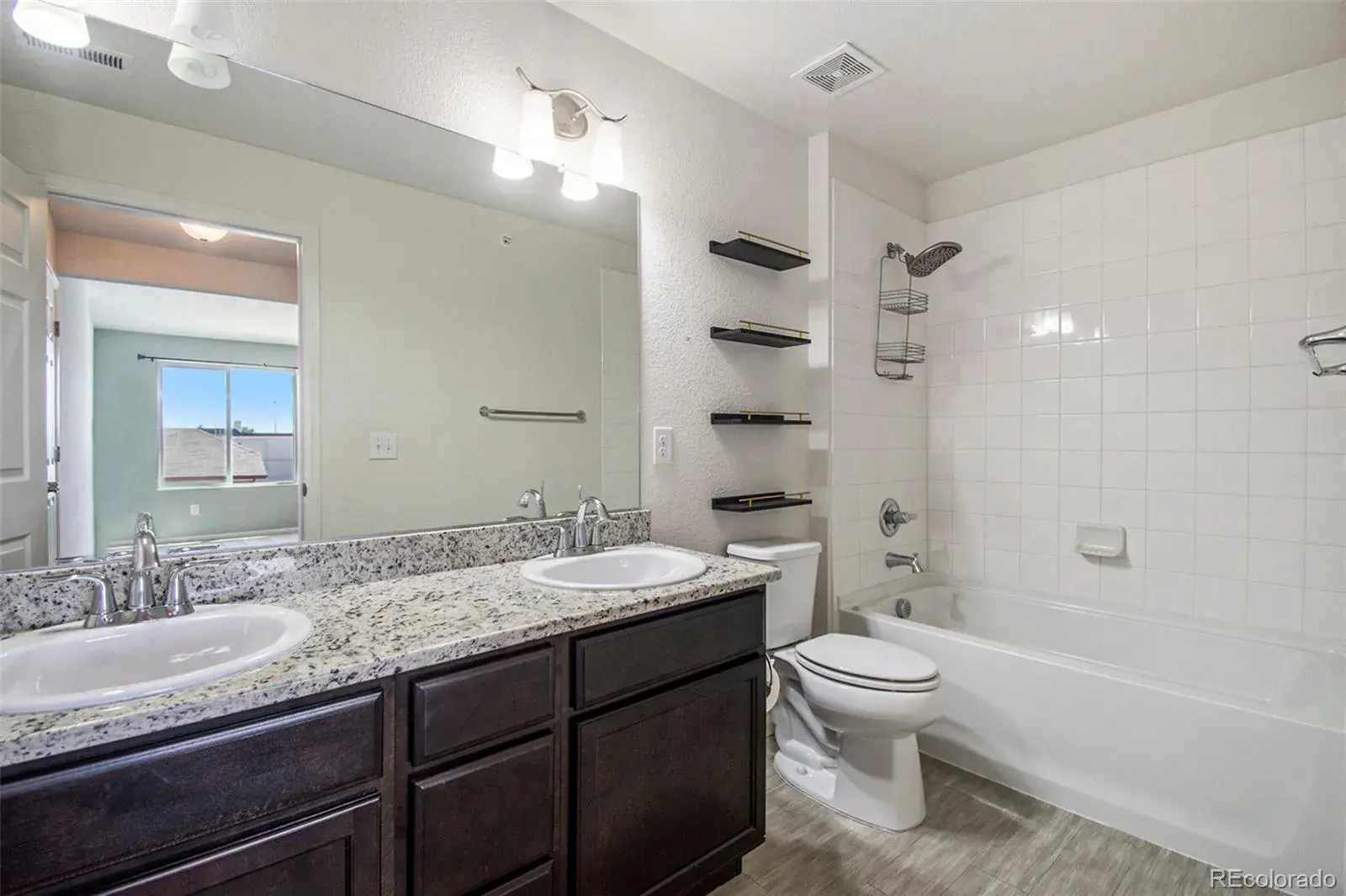 15165 E 16th Place #203 Aurora CO 80011 MLS #REC4761492 02032026192718 1600 12