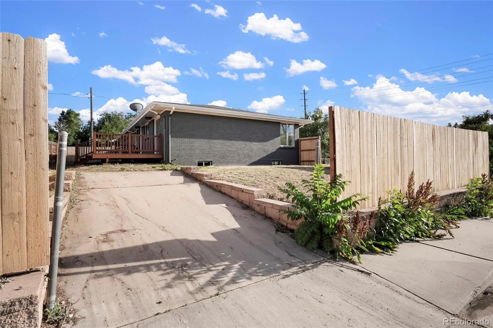 5390 Julian Street Denver CO 80221 MLS #REC4766027 06262026023412 1600 34