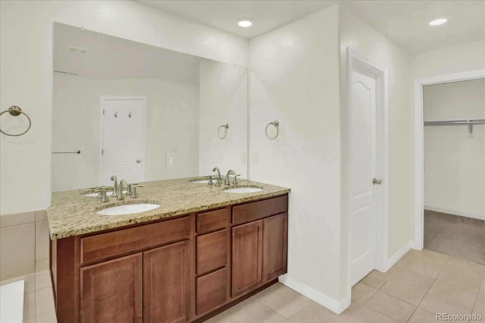 14822 Vienna Circle Parker CO 80134 MLS #REC4766885 07162026224716 1600 21
