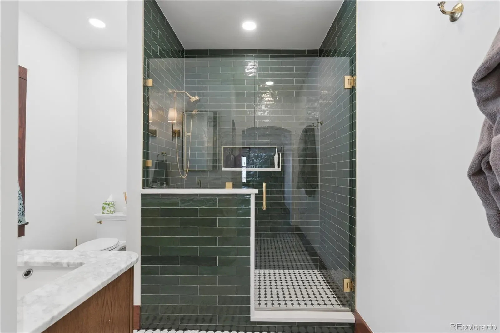 03242026211600 1600 19