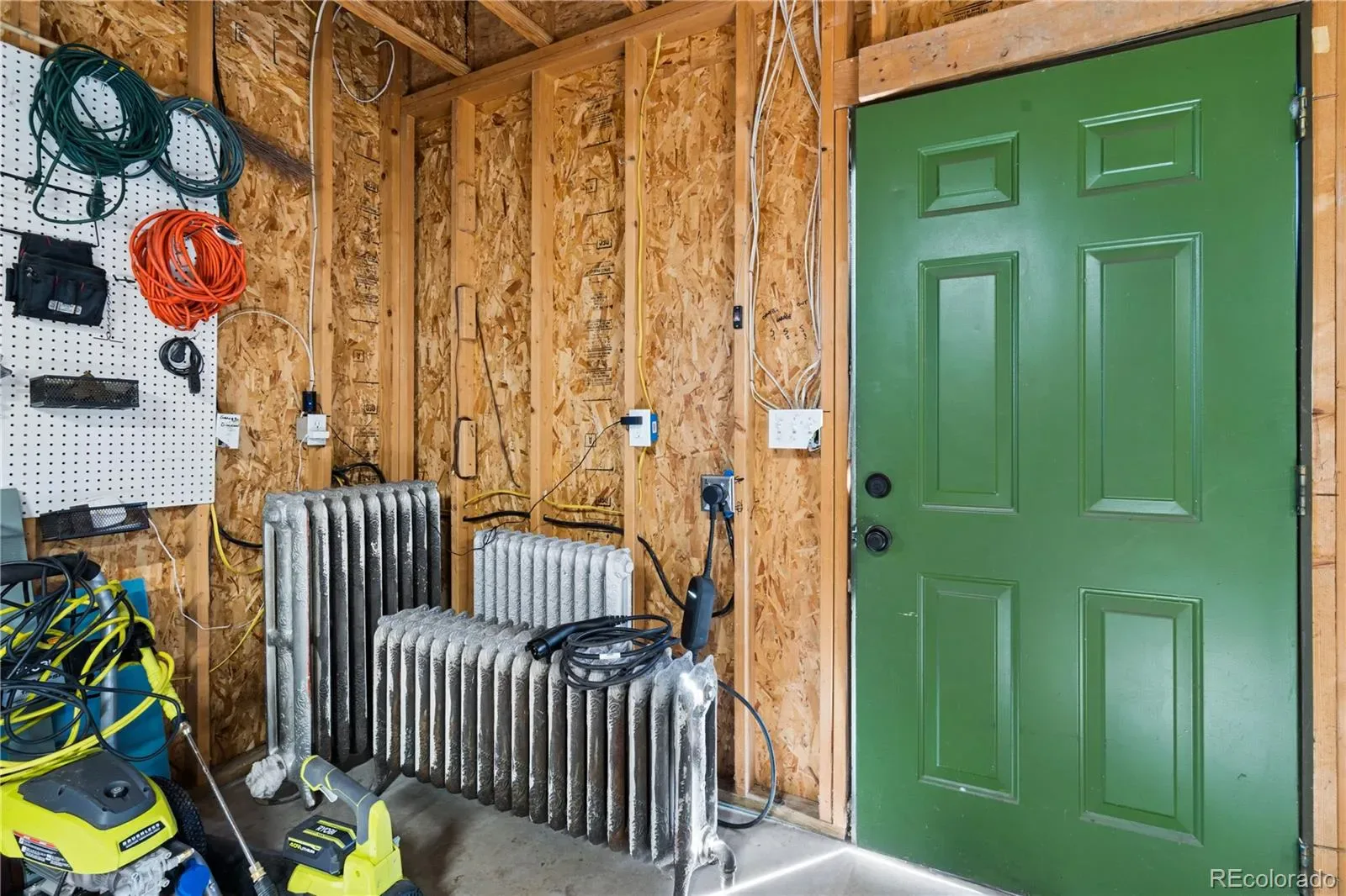 03242026211600 1600 33