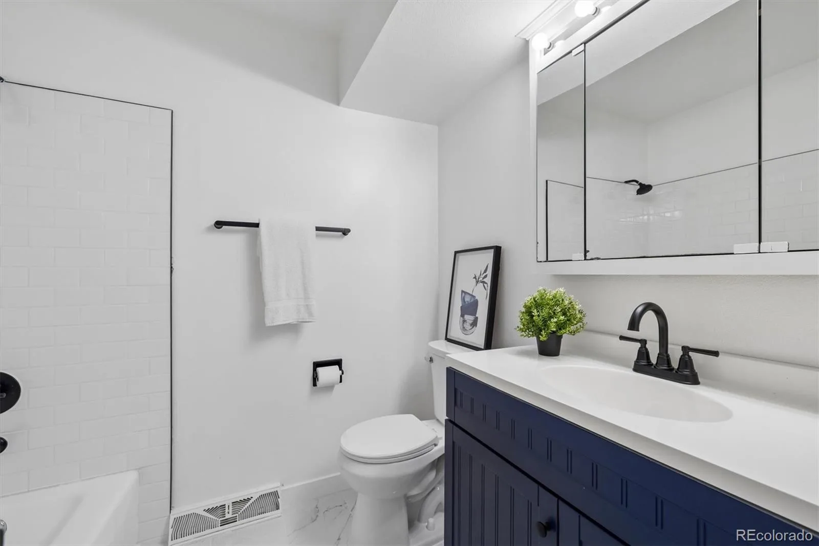 8084 E Oberlin Place Denver CO 80237 | MLS #REC4767927 07282026225835 1600 20