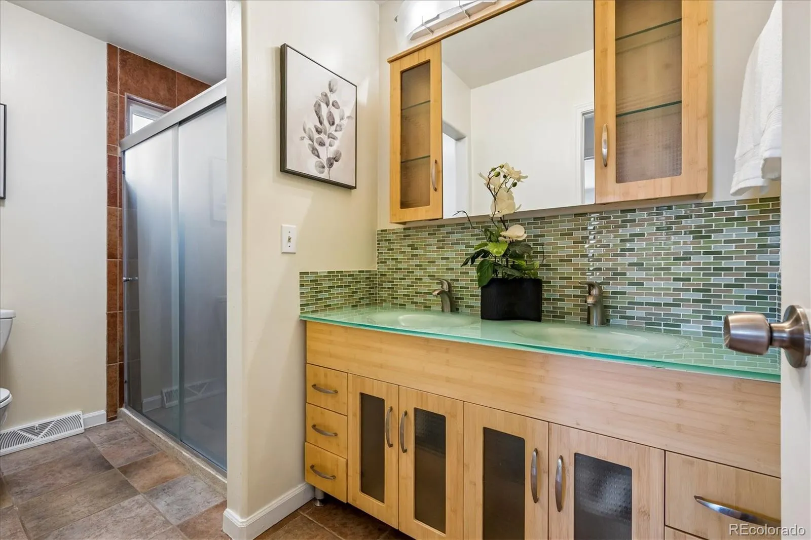 04042026202548 1600 22