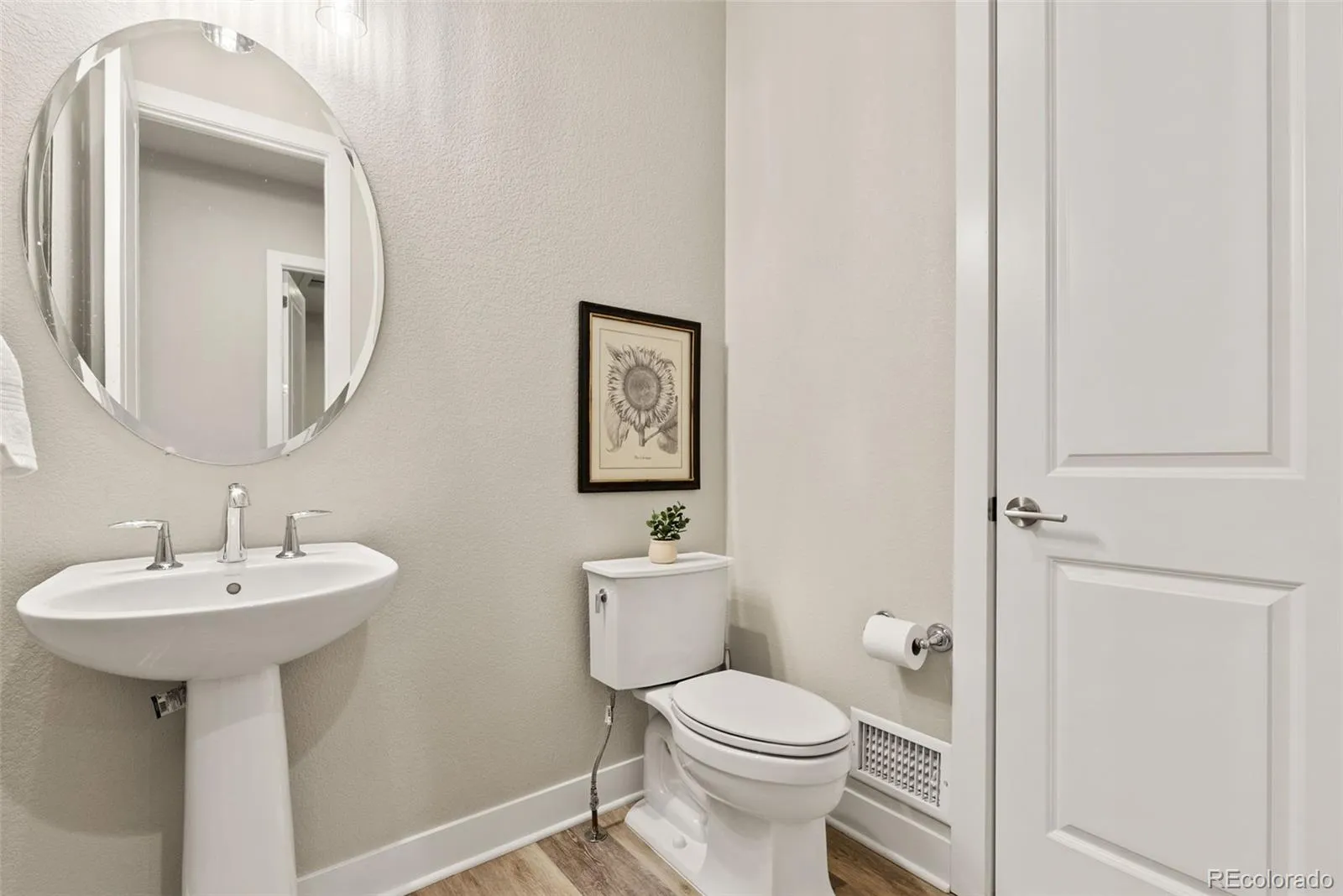 27620 E Lakeview Drive Aurora CO 80016 MLS #REC4770005 05282026014856 1600 29