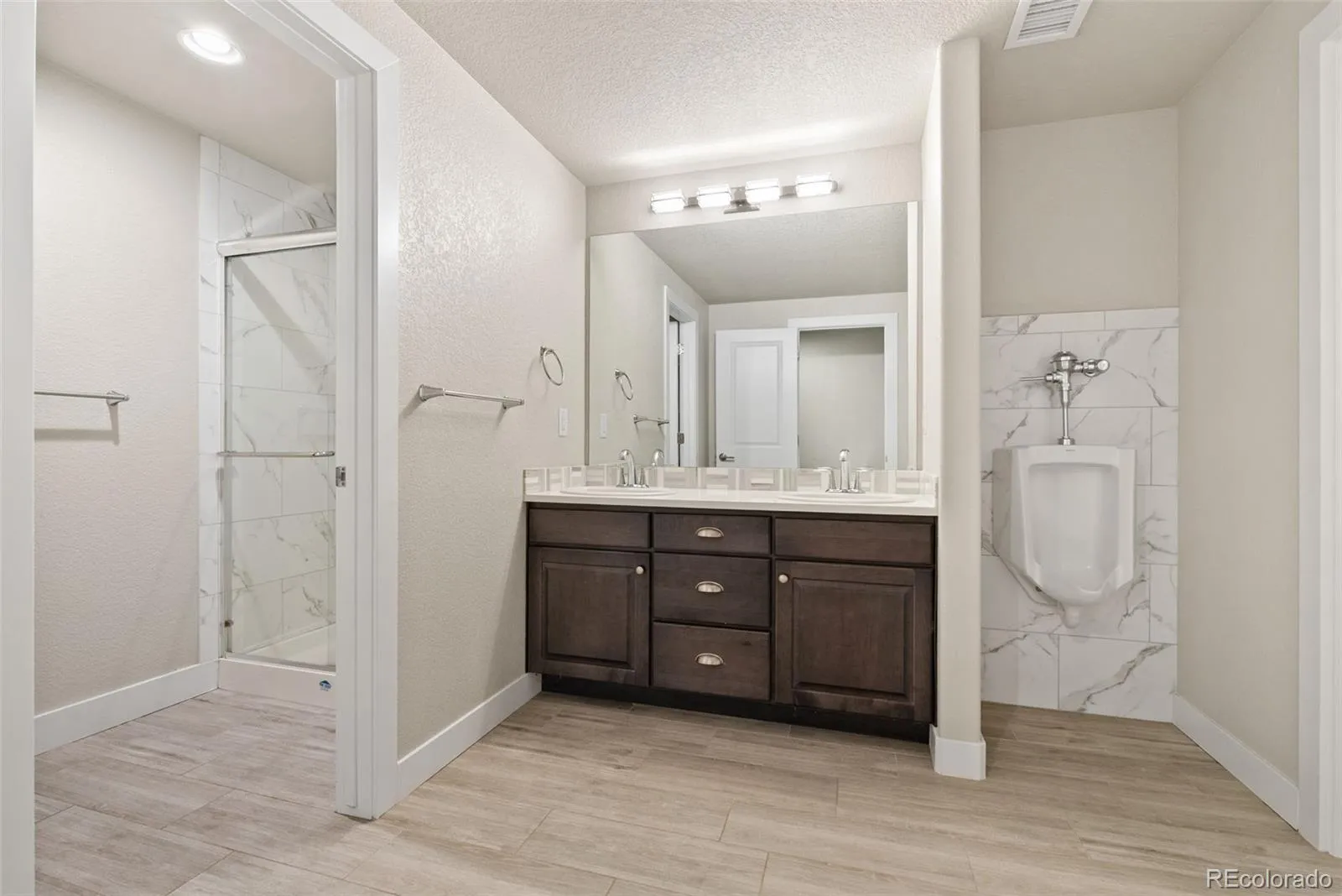 27620 E Lakeview Drive Aurora CO 80016 MLS #REC4770005 05282026014856 1600 39