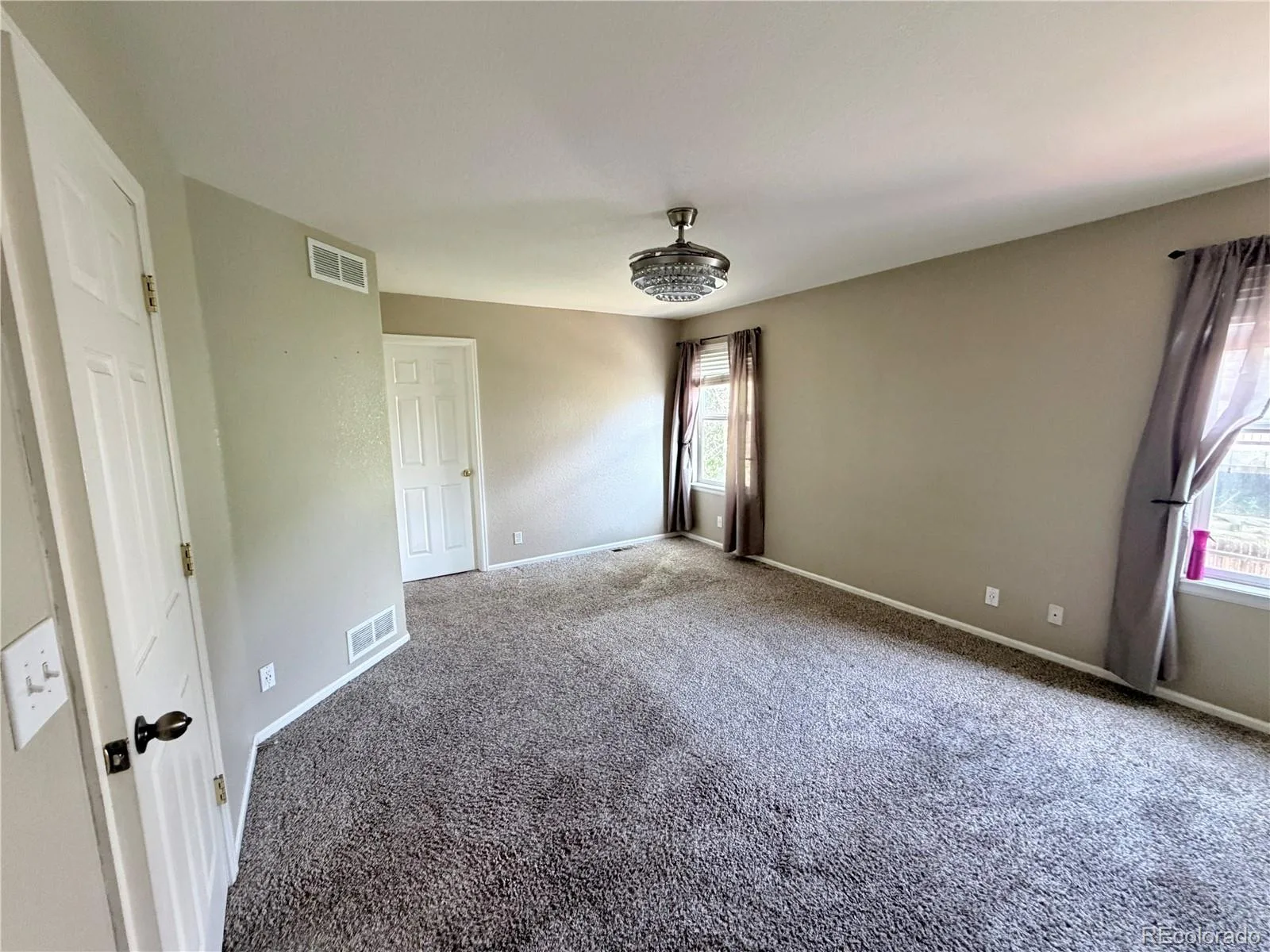 2695 E 109th Avenue Northglenn CO 80233 MLS #REC4773427 06042026141307 1600 12