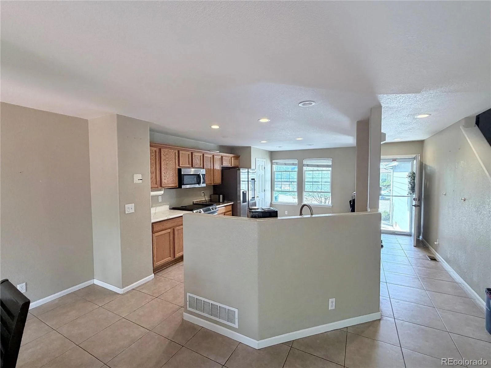 2695 E 109th Avenue Northglenn CO 80233 MLS #REC4773427 06042026141307 1600 2