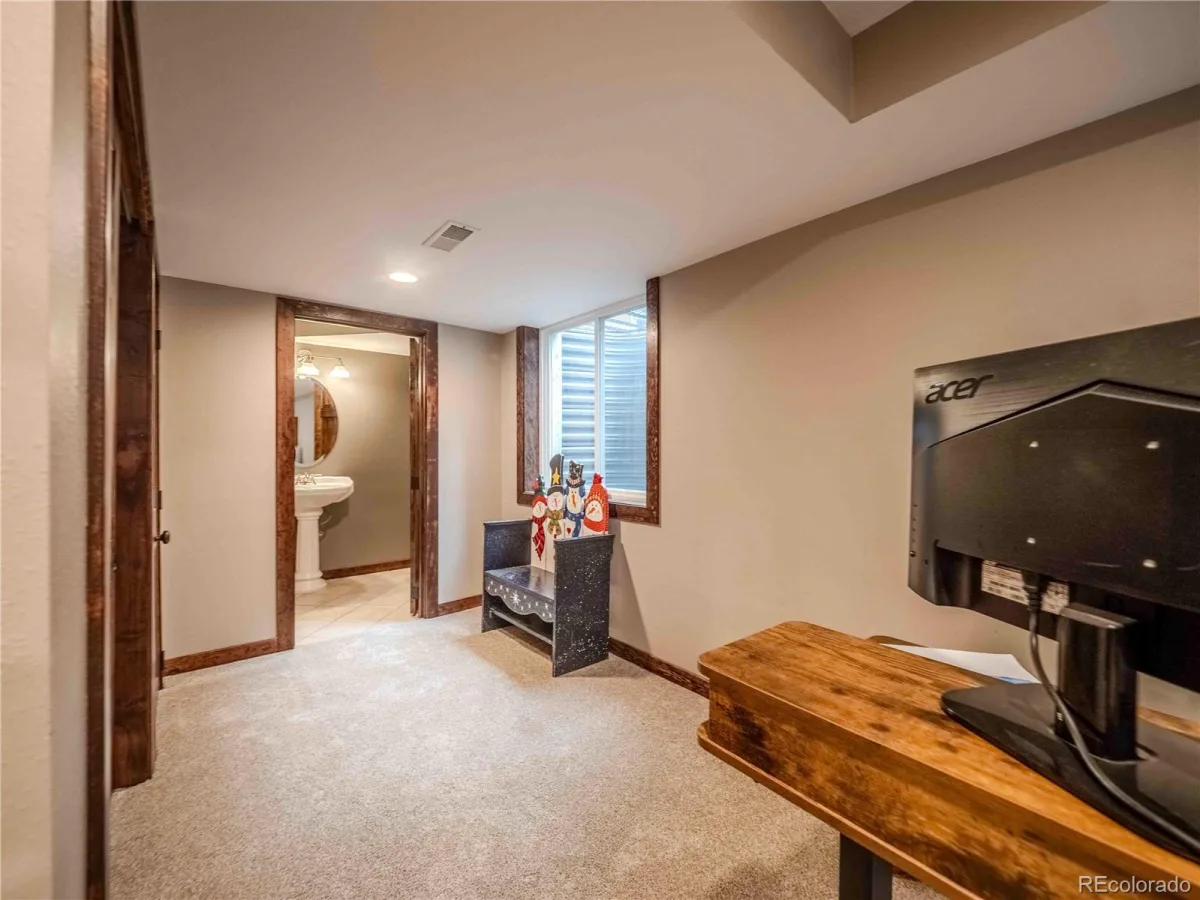 10071 Silver Maple Circle Highlands Ranch CO 80129 MLS #REC4782269 06092026000427 1200 39
