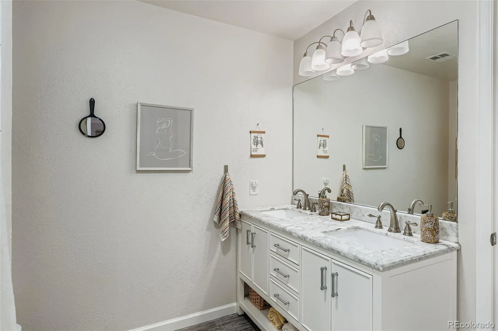 10960 W Florida Avenue #104 Lakewood CO 80232 MLS #REC4783928 06102026201827 1600 8