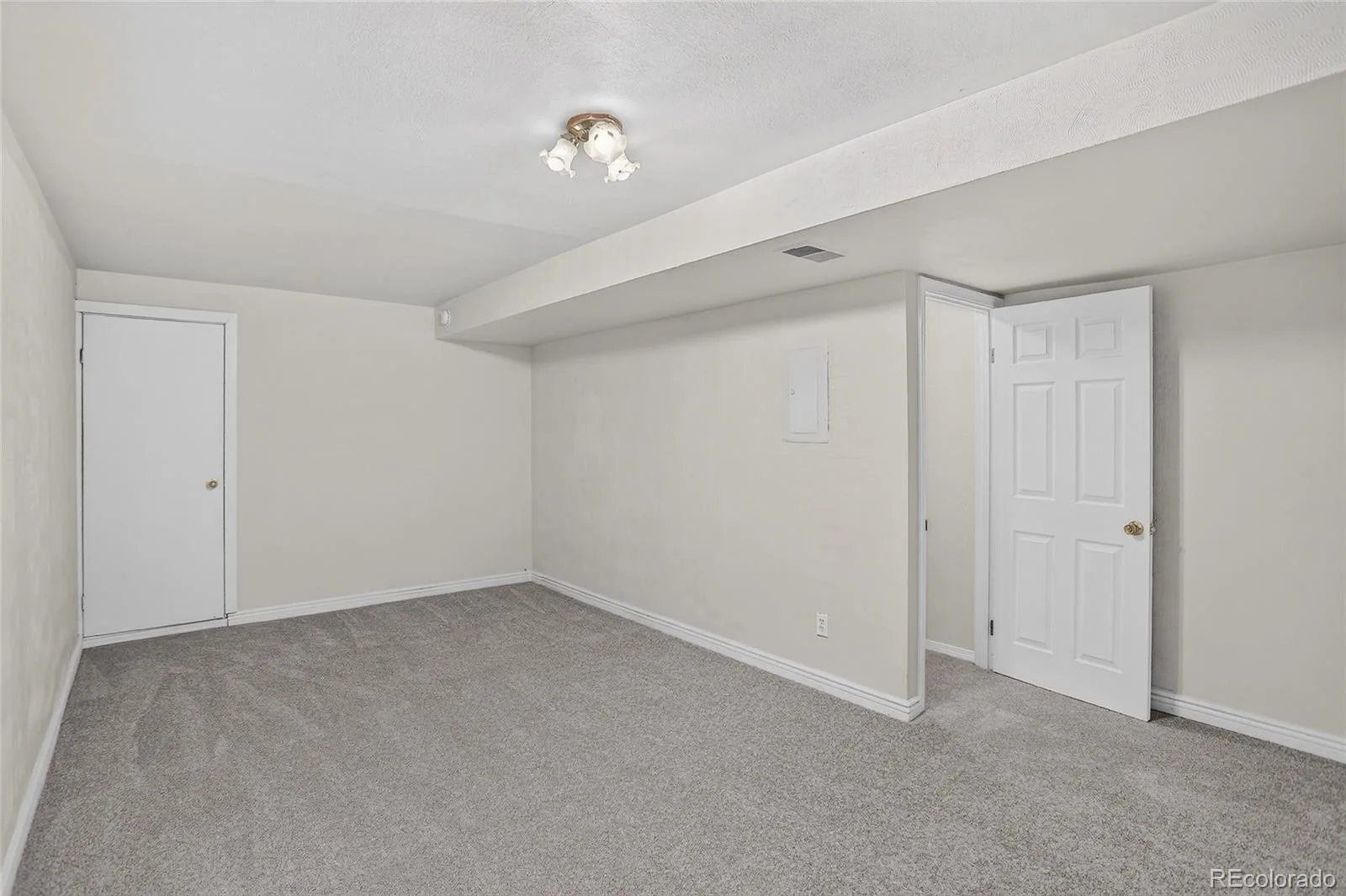 7474 E Arkansas Avenue #18-02 Denver CO 80231 | MLS #REC4785852 08272026175847 1600 19