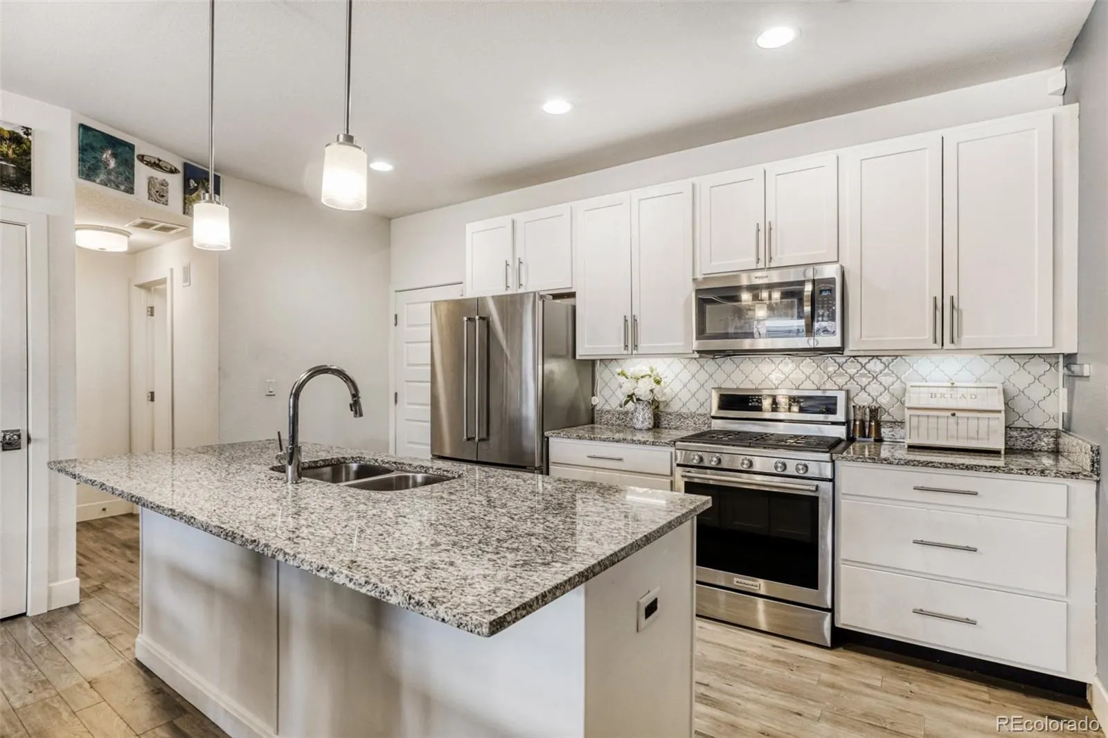 19562 E Sunset Circle Centennial CO 80015 | MLS #REC4787432 04012026150554 1600 8