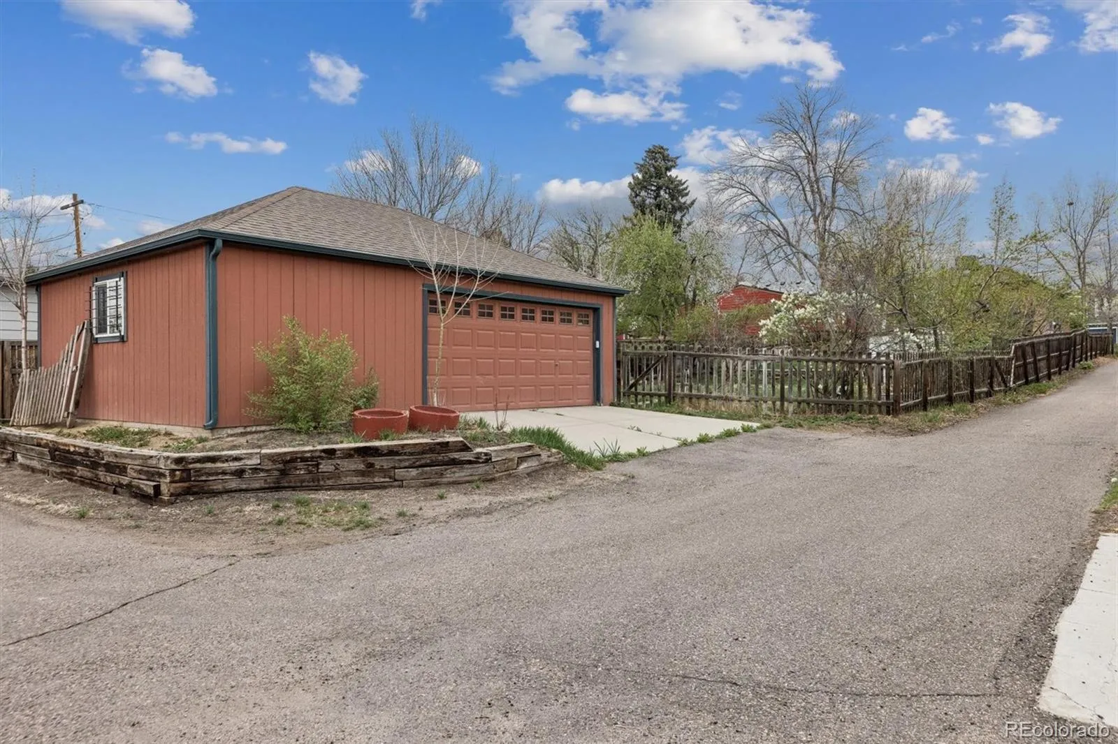 04012026165630 1600 33