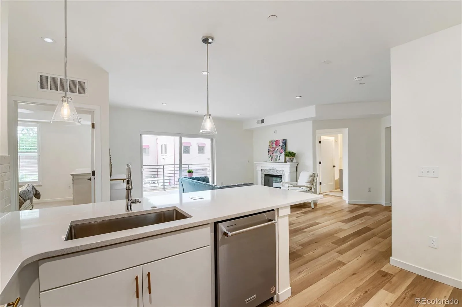 7357 Grandview Avenue #203 Arvada CO 80002 | MLS #REC4791591 08192026192956 1600 6