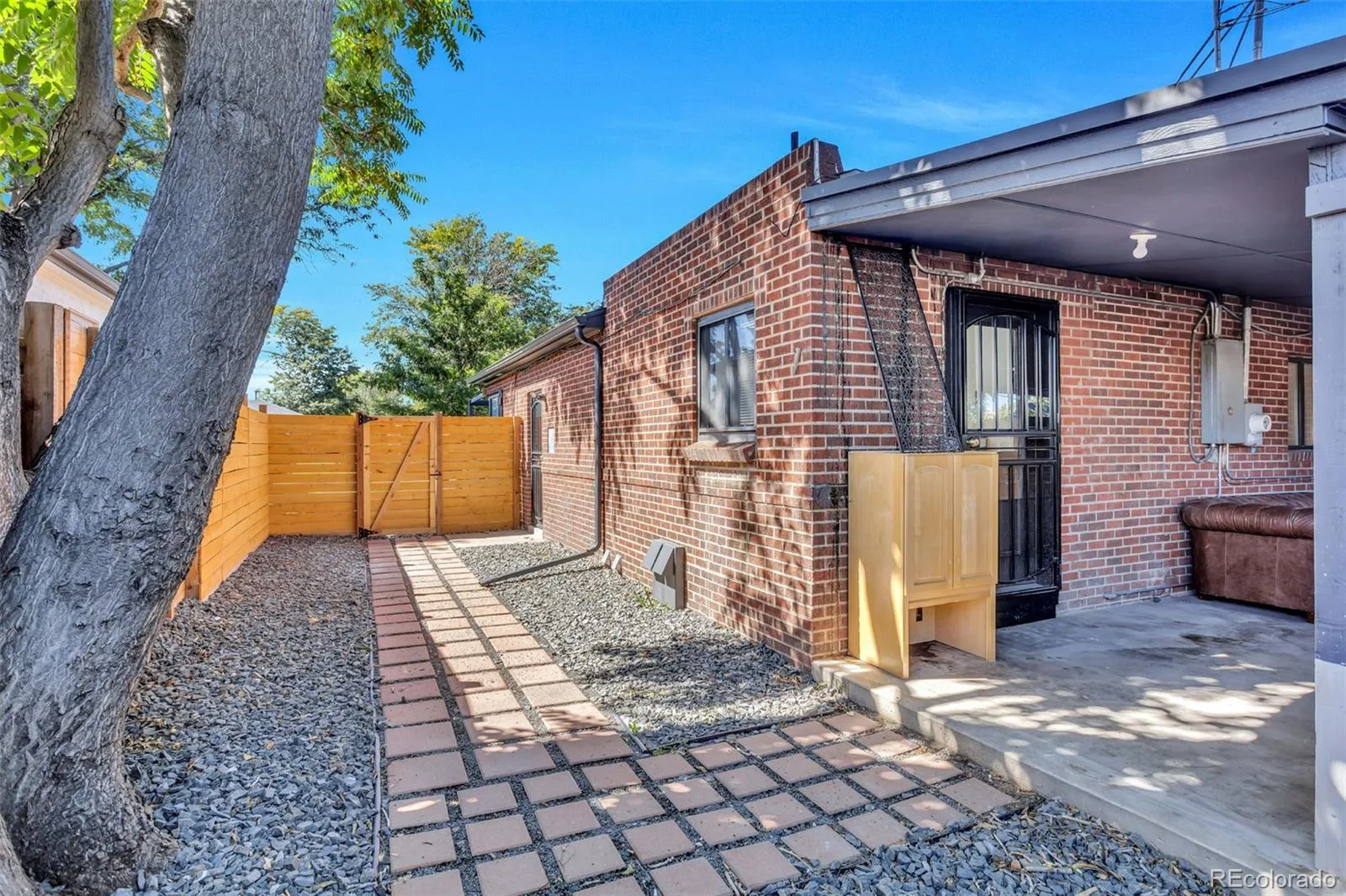 2960 Poplar Street Denver CO 80207 MLS #REC4796194 06162026232255 1600 31