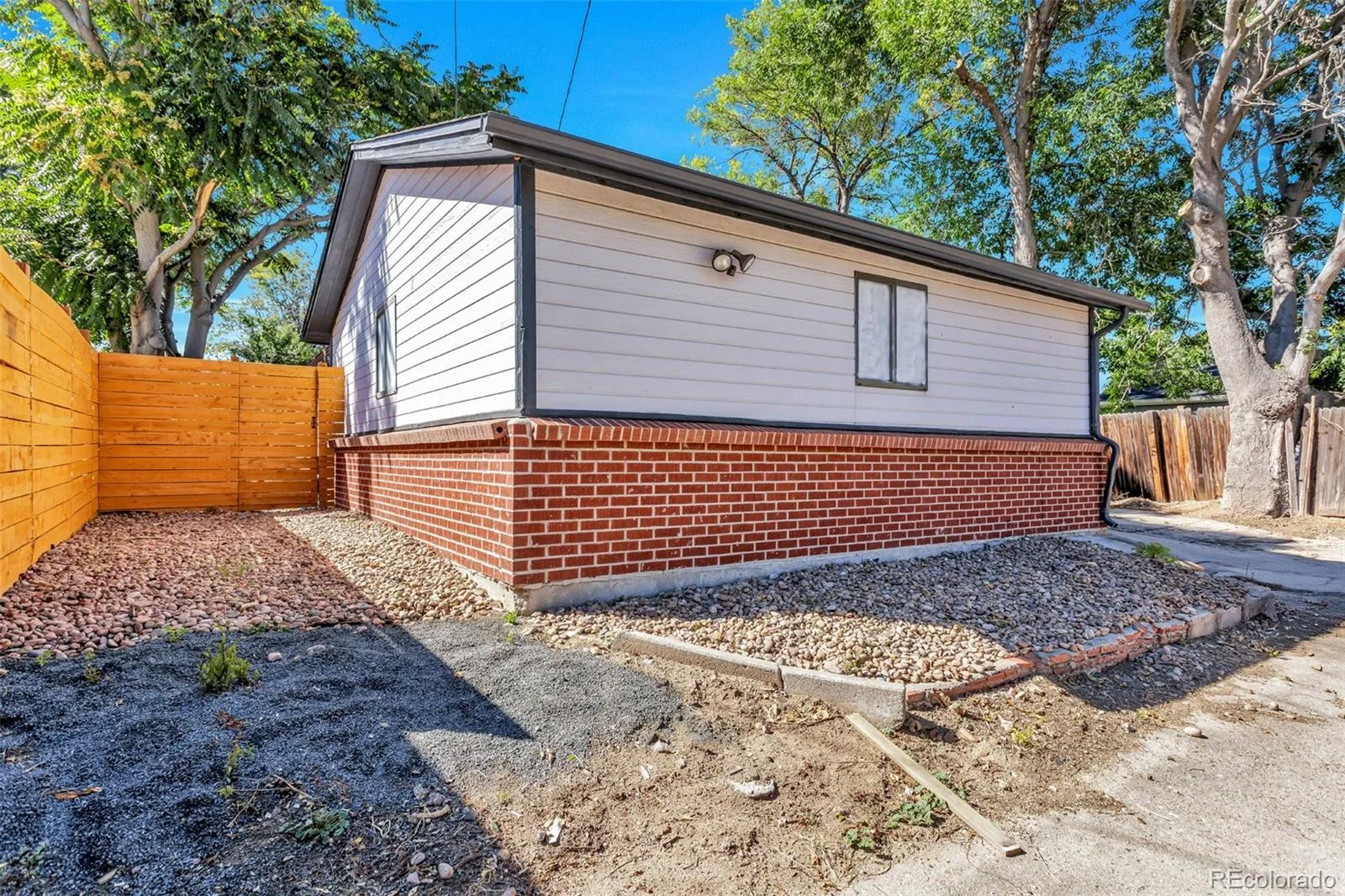 2960 Poplar Street Denver CO 80207 MLS #REC4796194 06162026232255 1600 33