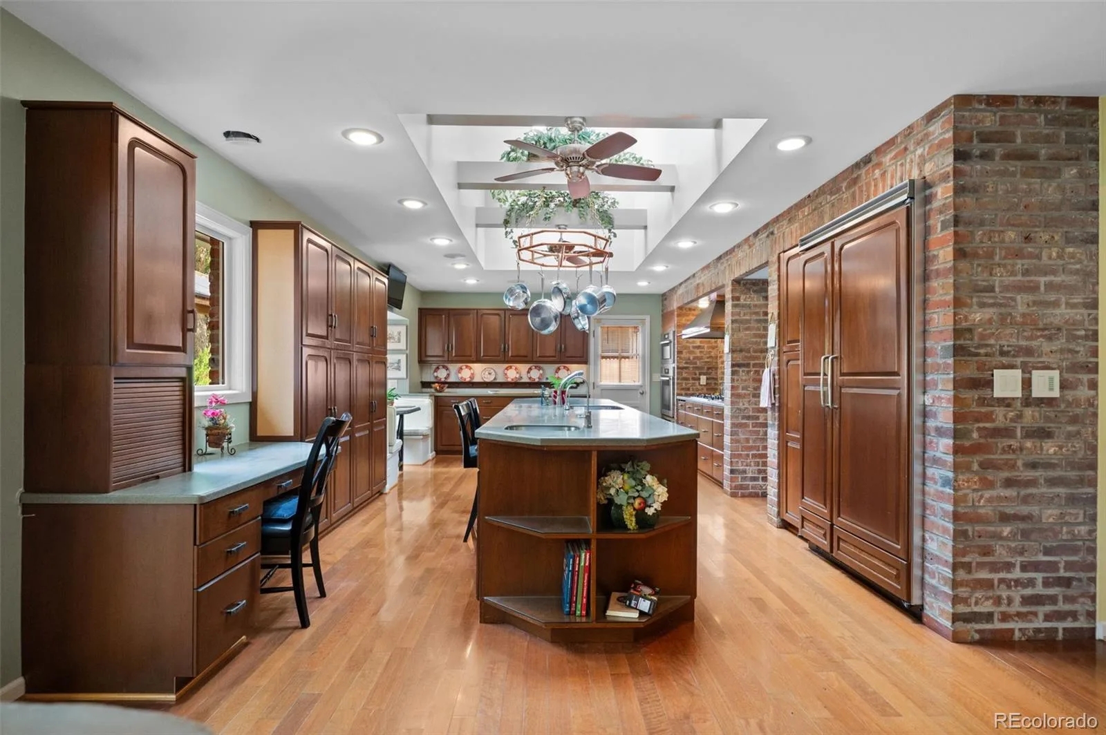 3895 S Poplar Street Denver CO 80237 | MLS #REC4796550 10142026183521 1600 11