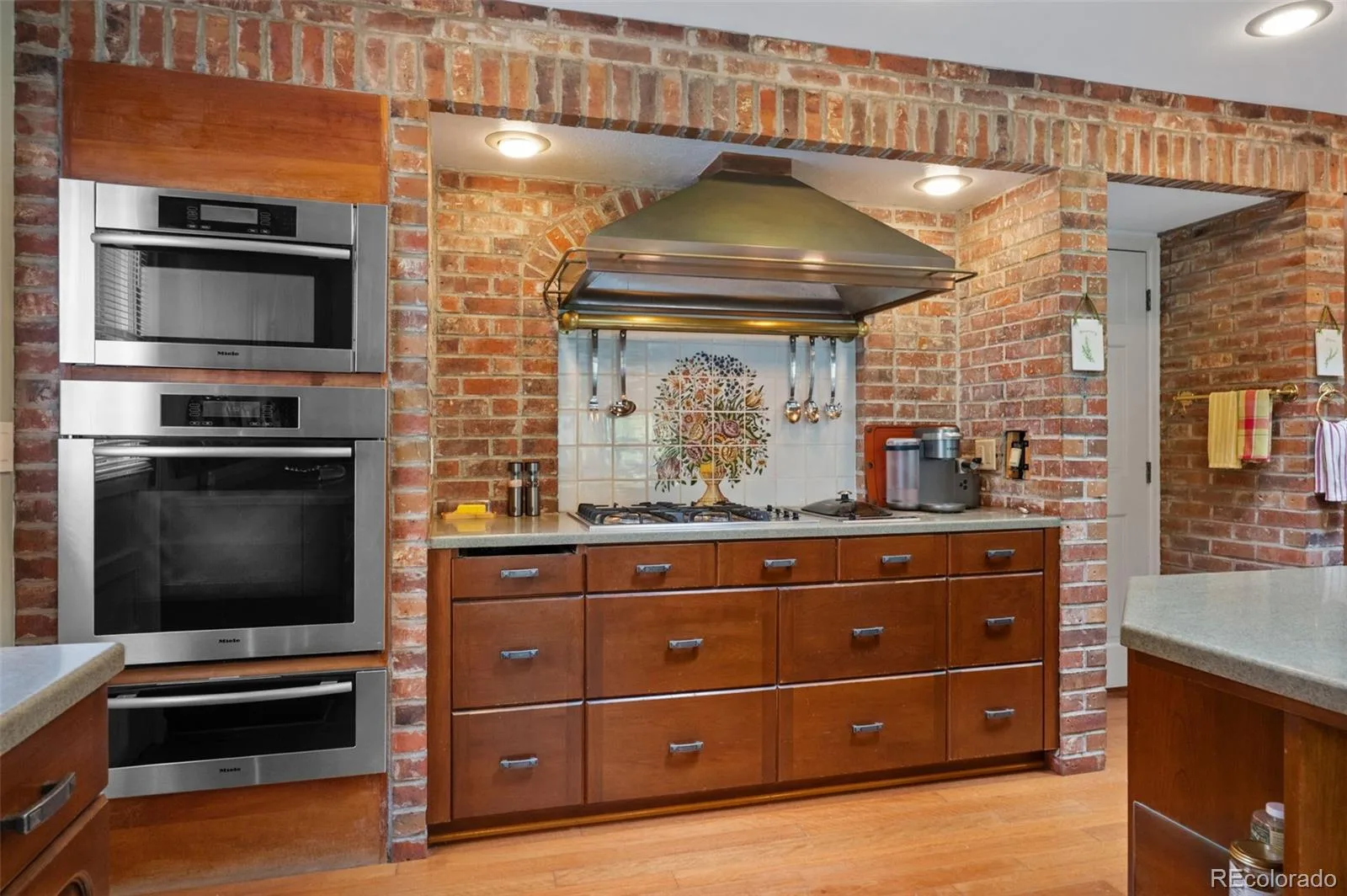 3895 S Poplar Street Denver CO 80237 | MLS #REC4796550 10142026183521 1600 13