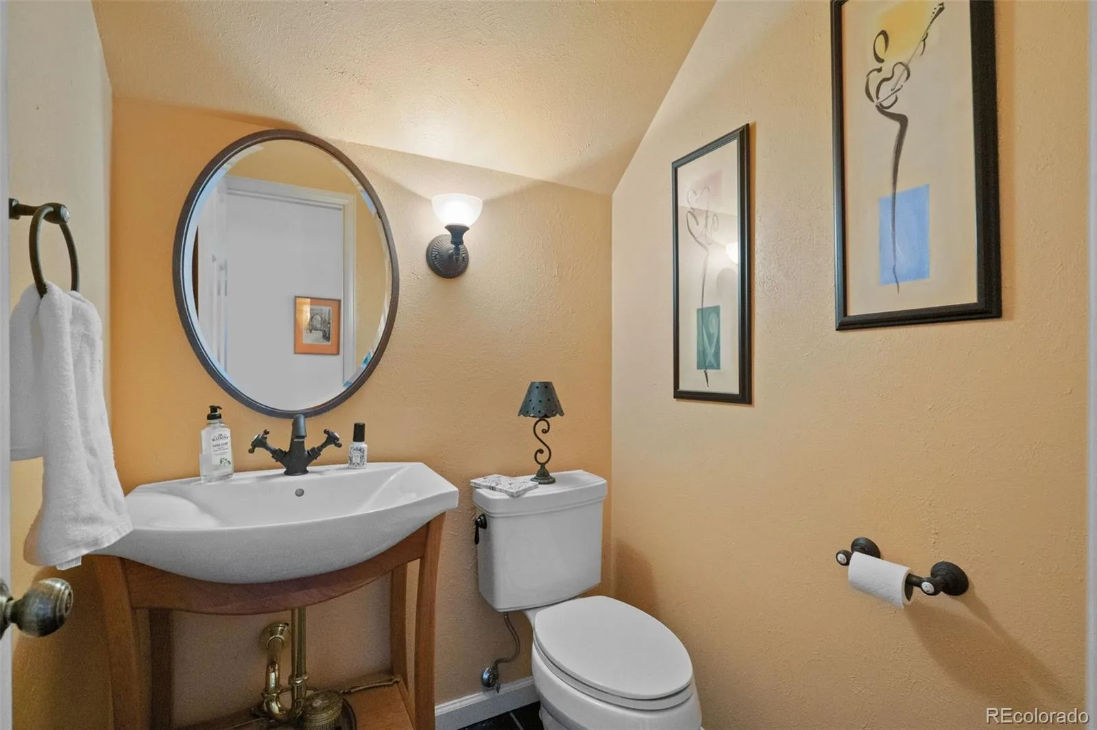 3895 S Poplar Street Denver CO 80237 | MLS #REC4796550 10142026183521 1600 22