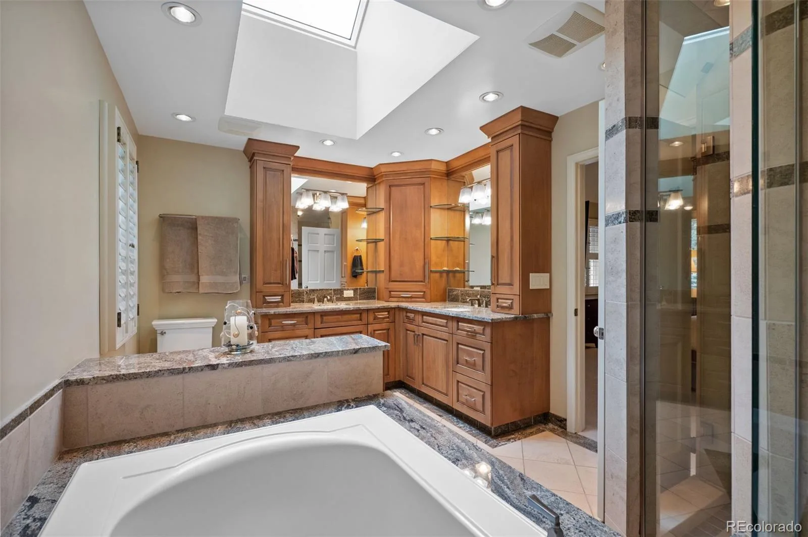 3895 S Poplar Street Denver CO 80237 | MLS #REC4796550 10142026183521 1600 27