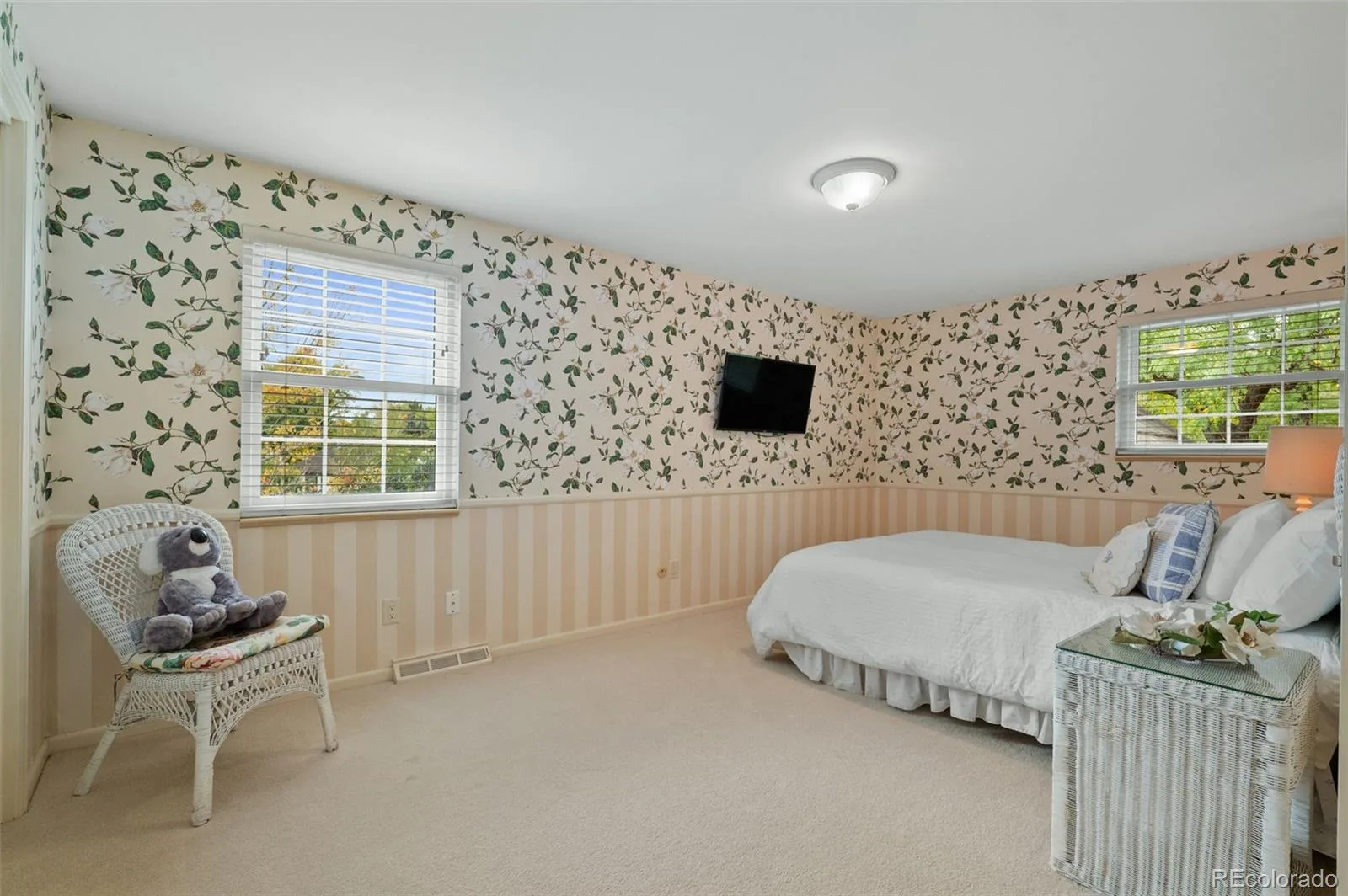 3895 S Poplar Street Denver CO 80237 | MLS #REC4796550 10142026183521 1600 32