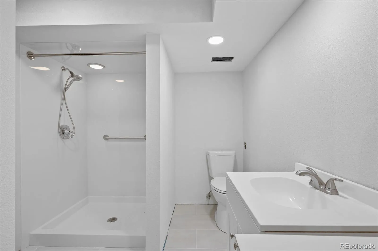 3895 S Poplar Street Denver CO 80237 | MLS #REC4796550 10142026183521 1600 39