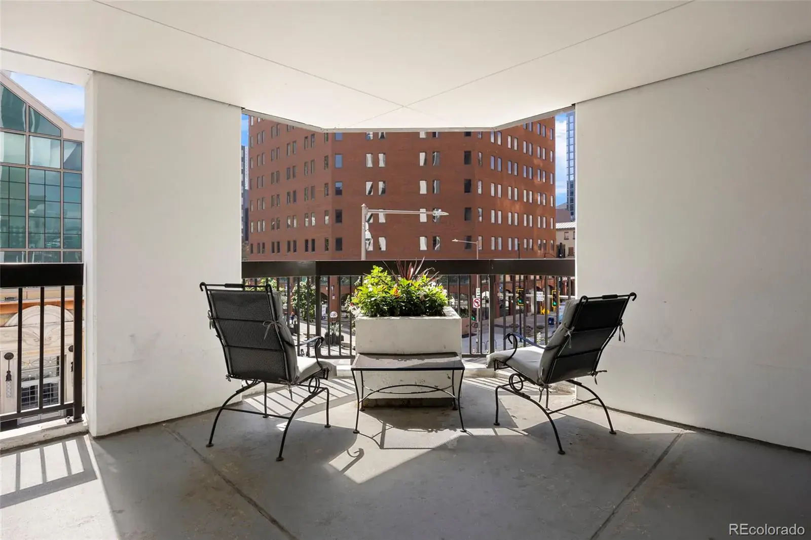 02172026004801 1600 33