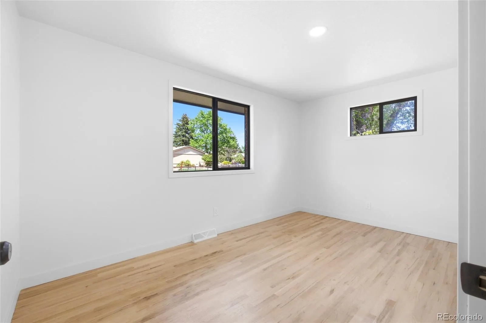 7464 W Louisiana Avenue Lakewood CO 80232 MLS #REC4799254 05202026000927 1600 10