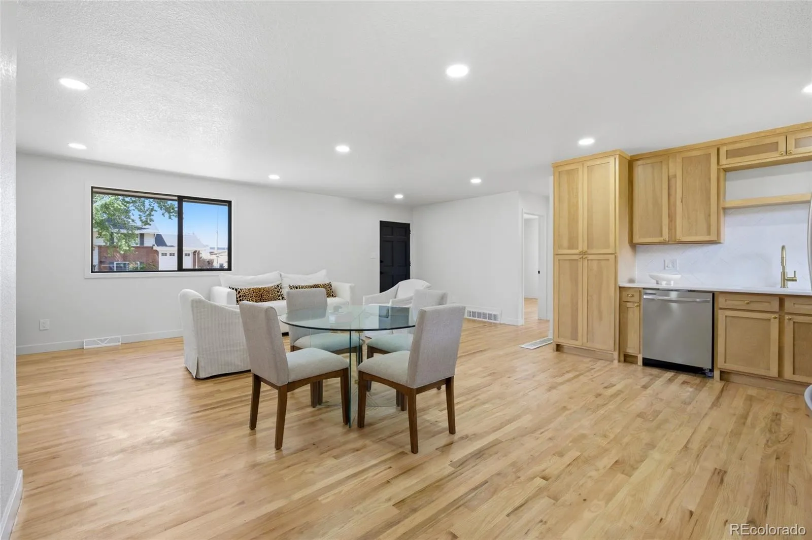 7464 W Louisiana Avenue Lakewood CO 80232 MLS #REC4799254 05202026000927 1600 7