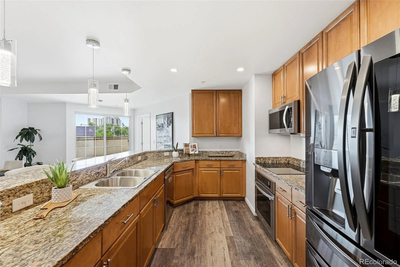925 N Lincoln Street #5B Denver CO 80203 | MLS #REC4804167 08062026025506 1600 13