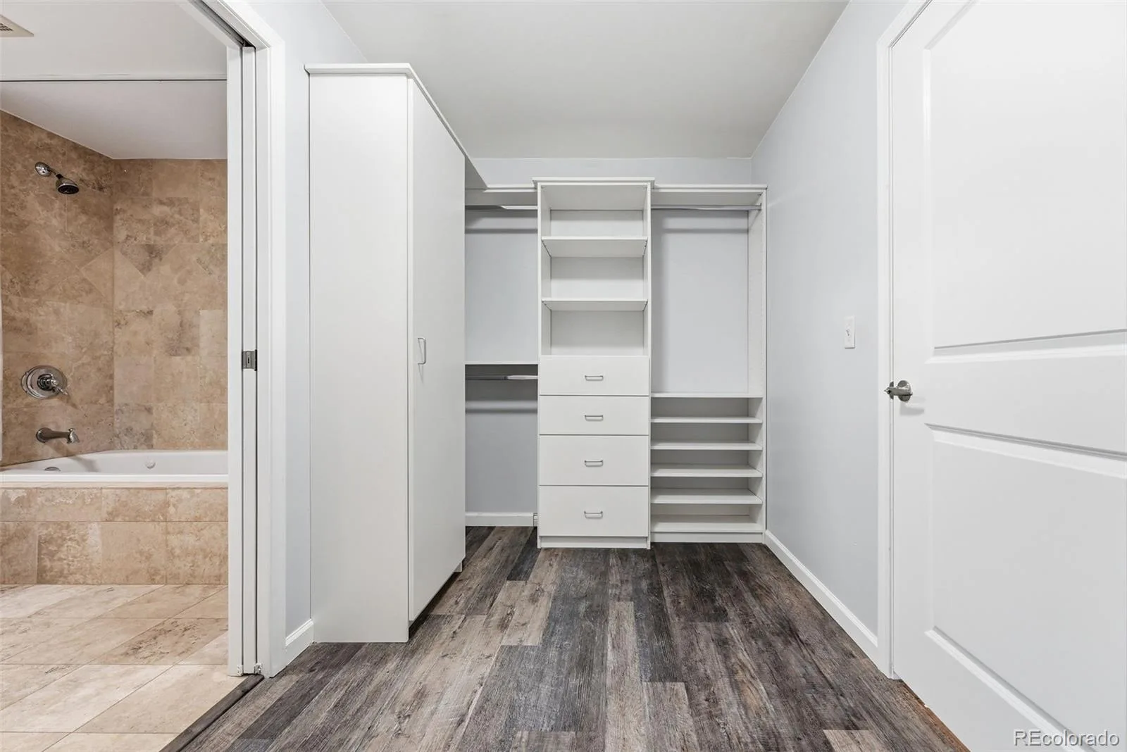 925 N Lincoln Street #5B Denver CO 80203 | MLS #REC4804167 08062026025506 1600 33