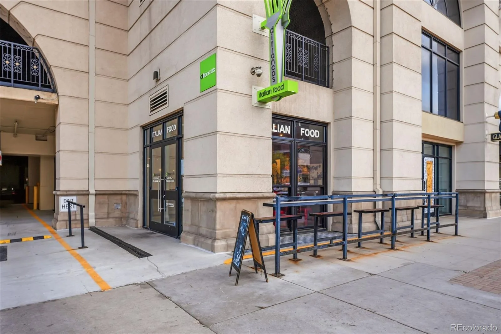 925 N Lincoln Street #5B Denver CO 80203 | MLS #REC4804167 08062026025506 1600 44