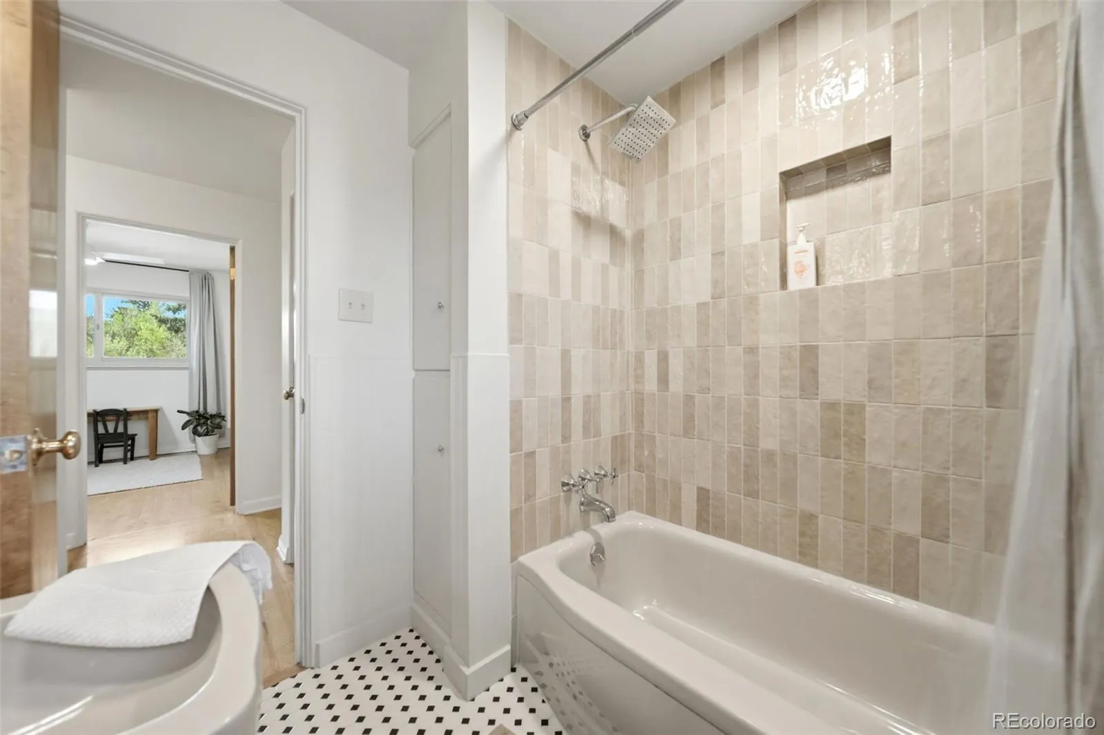 04172026205851 1600 24