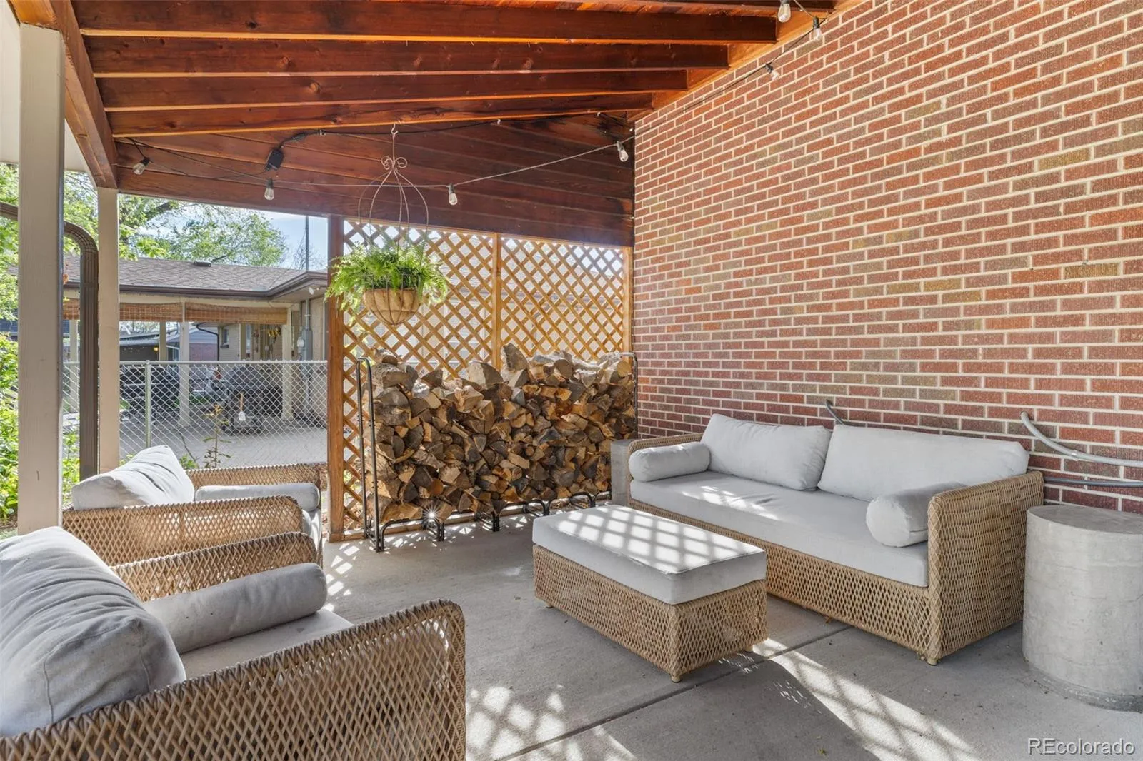 04172026205851 1600 40