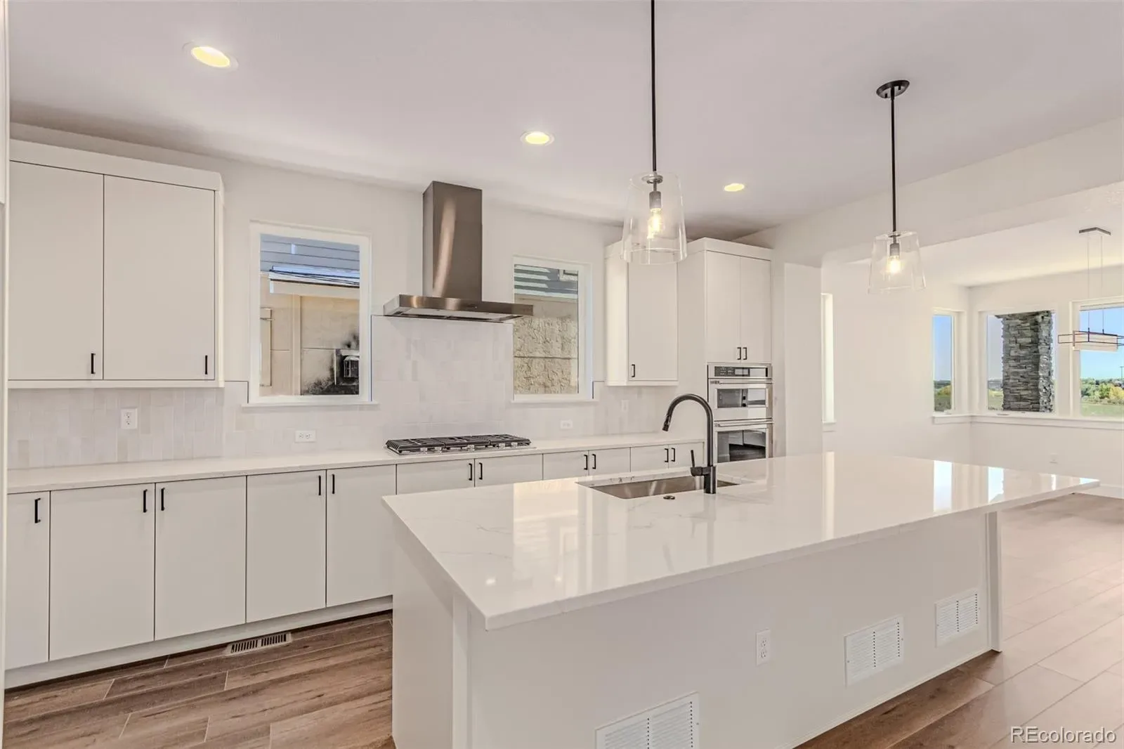 763 Mountain Drive Longmont CO 80503 MLS #REC4804696 04012026005456 1600 10