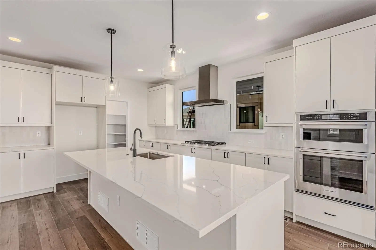 763 Mountain Drive Longmont CO 80503 MLS #REC4804696 04012026005456 1600 11