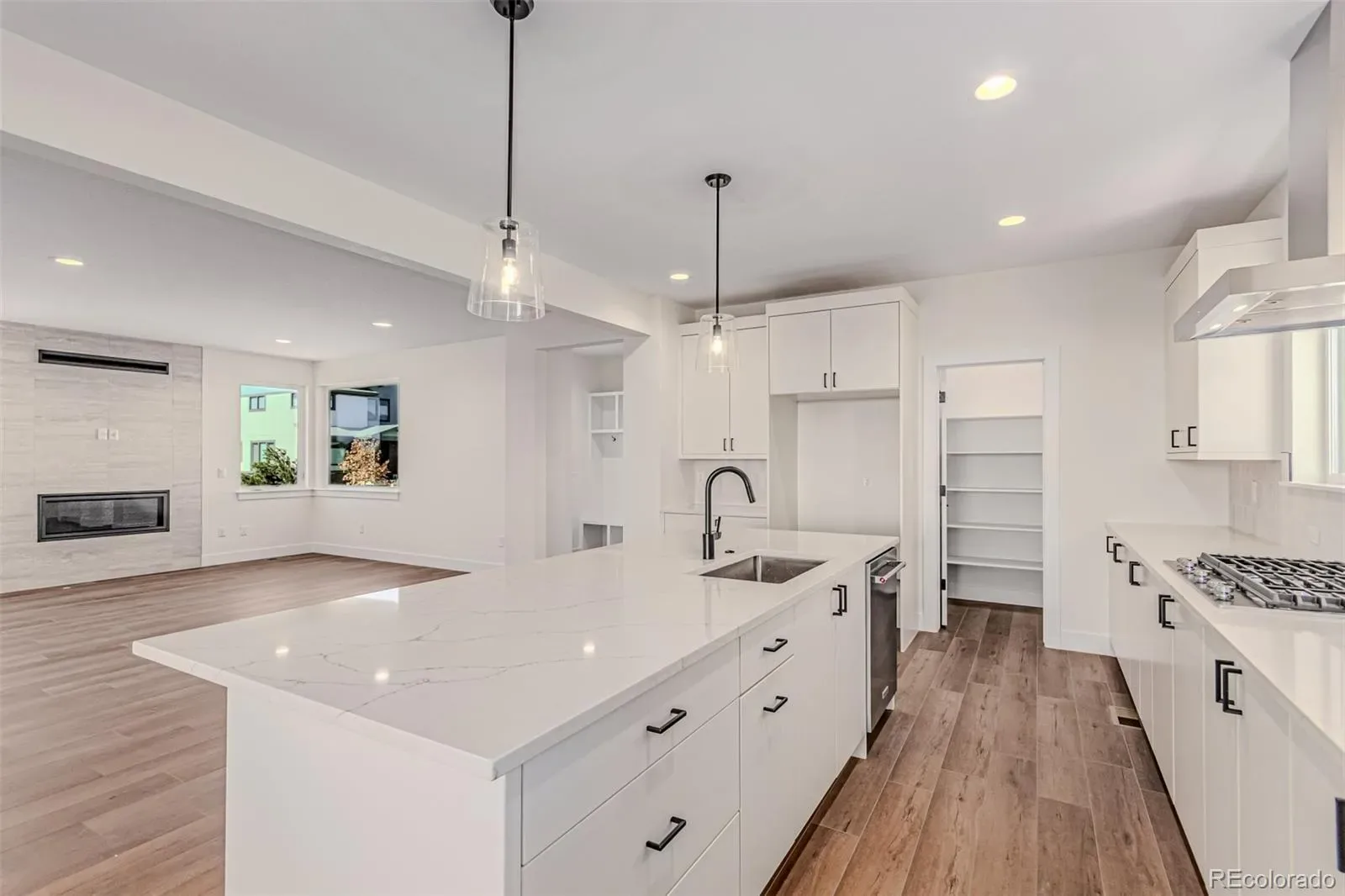 763 Mountain Drive Longmont CO 80503 MLS #REC4804696 04012026005456 1600 12