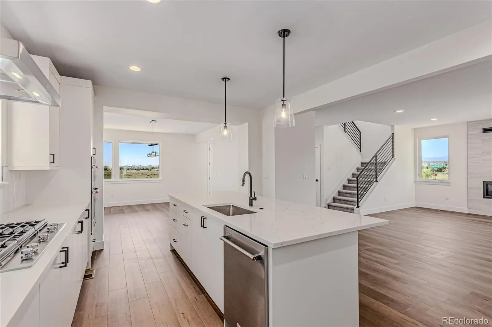 763 Mountain Drive Longmont CO 80503 MLS #REC4804696 04012026005456 1600 13